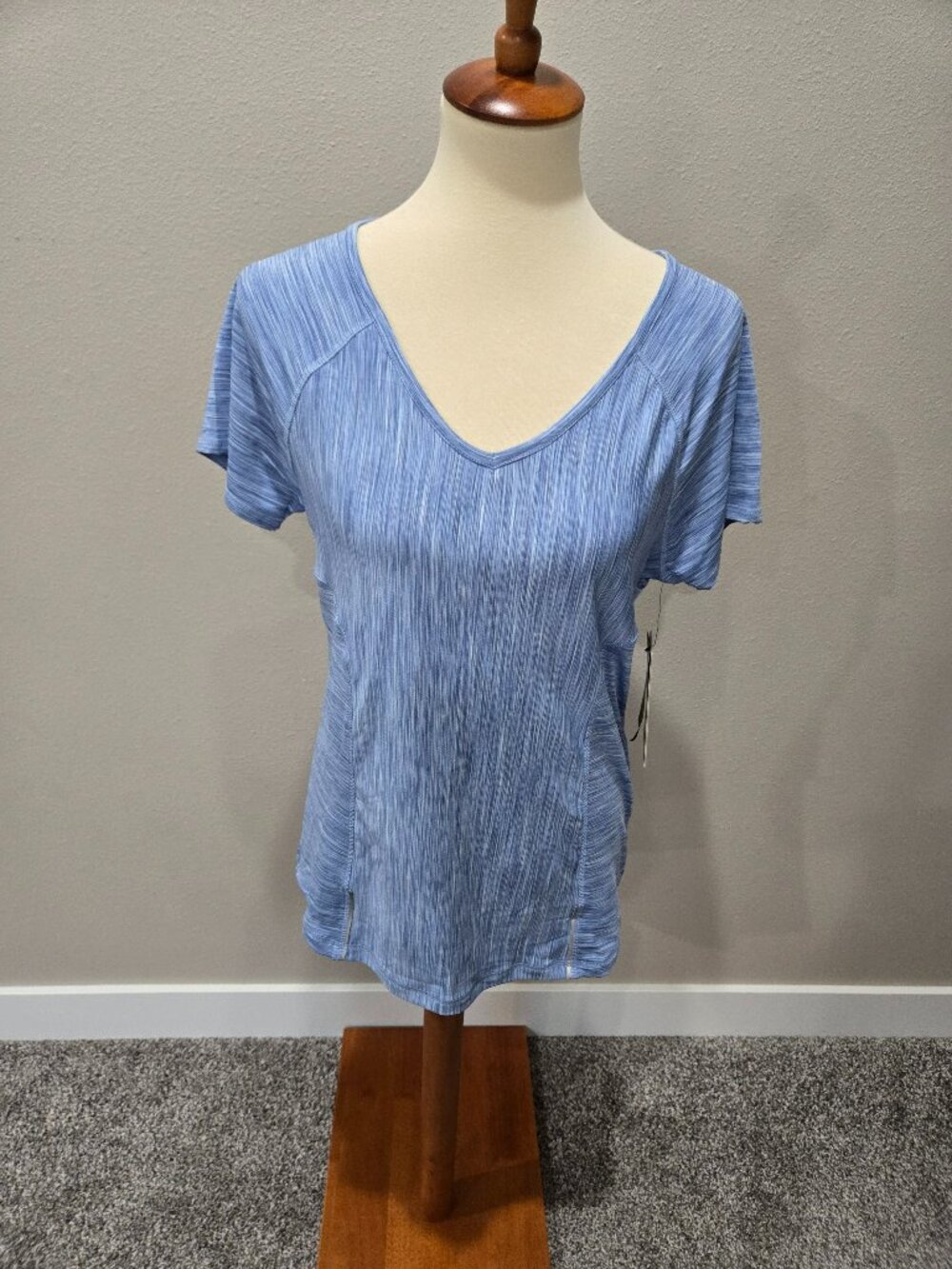 Woman's  (V) BRAND ~ Velocity, TRU DRY, Size Large, Retail $48